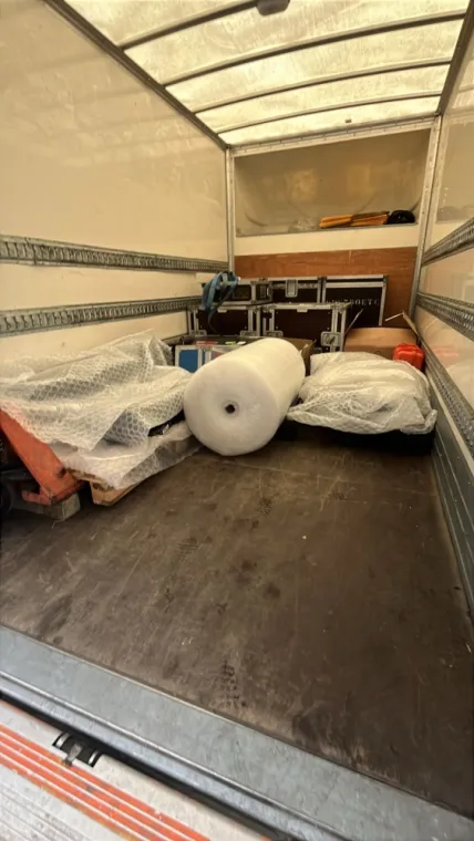 Enlèvement et emballage  de lots de sono troostwijk à LYON et PARIS (FRANCE) pour livraison sur toute l'EUROPEEnlèvement et emballage  de lots de sono troostwijk à LYON et PARIS (FRANCE) pour livraison sur toute l'EUROPE