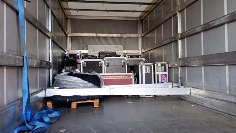 Logistics for sonorisation auction from TORINO (ITALY) to GRENOBLE (FRANCE)