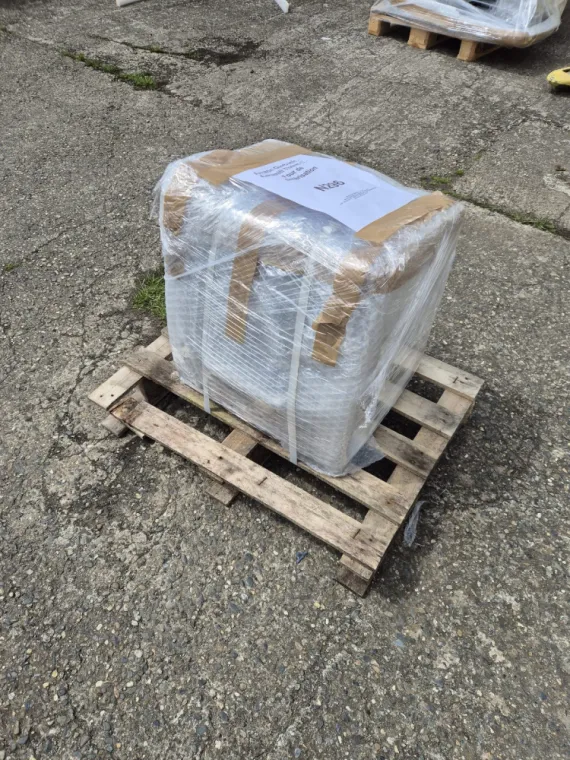 Packing and shipping your lot from TROOSTWIJK AUCTION in LYON (FRANCE) to ROTTERDAM (NETHERLANDS)